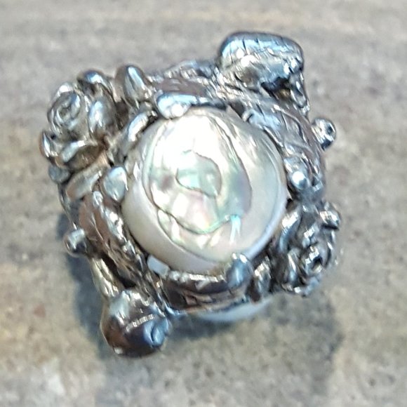 Sterling Rose and mother of pearl Ring - Picture 2 of 14